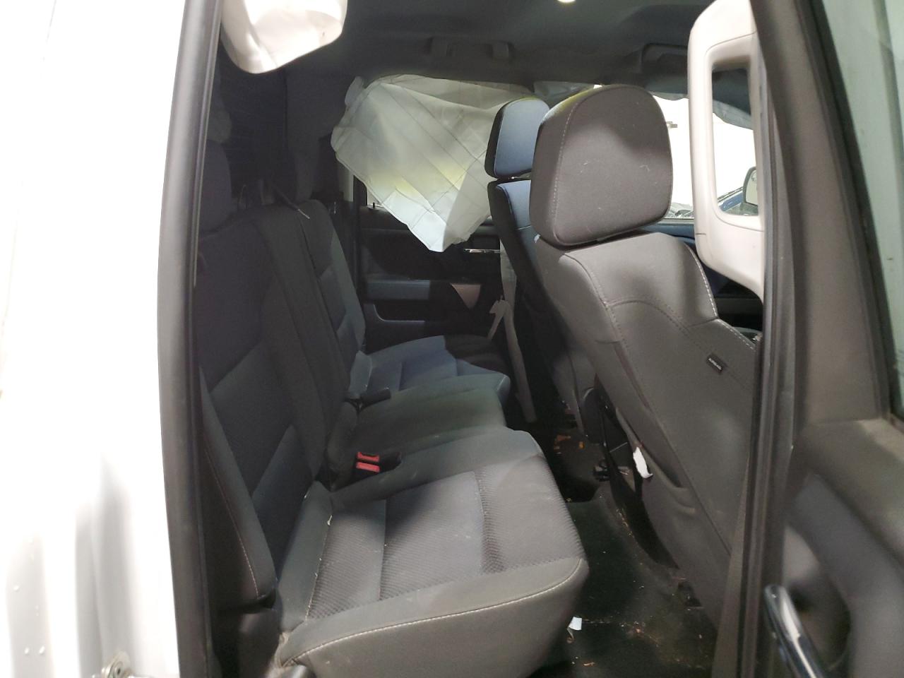 2018 Chevrolet Silverado - Image 10