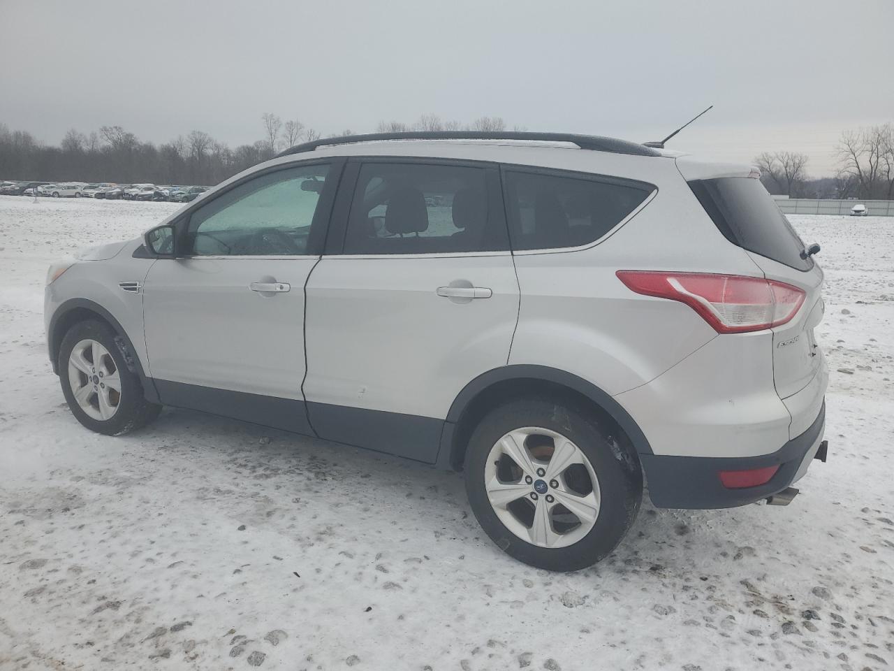 VIN 1FMCU9G99FUA23817 2015 FORD ESCAPE no.2