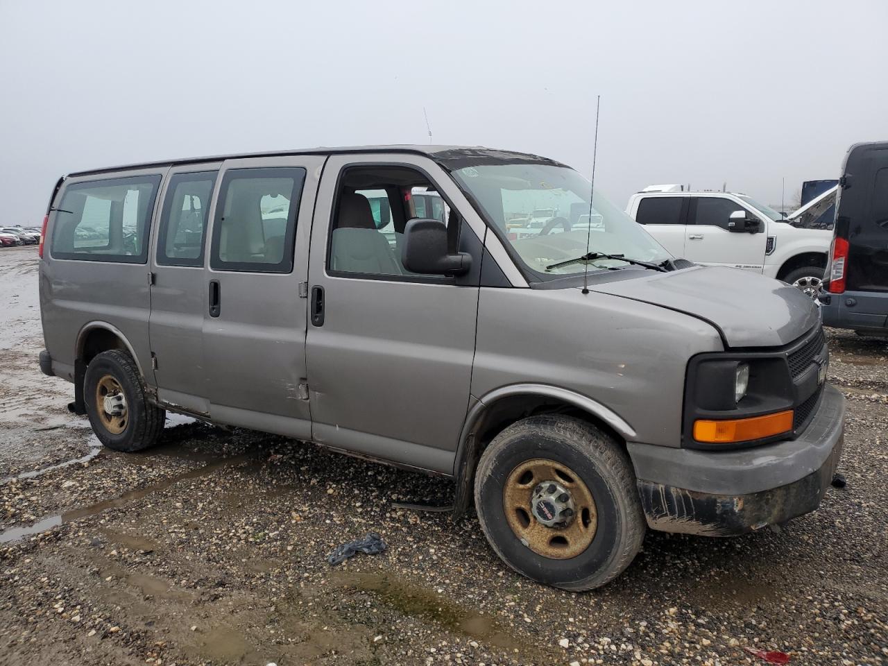 2007 Chevrolet Express - Image 4