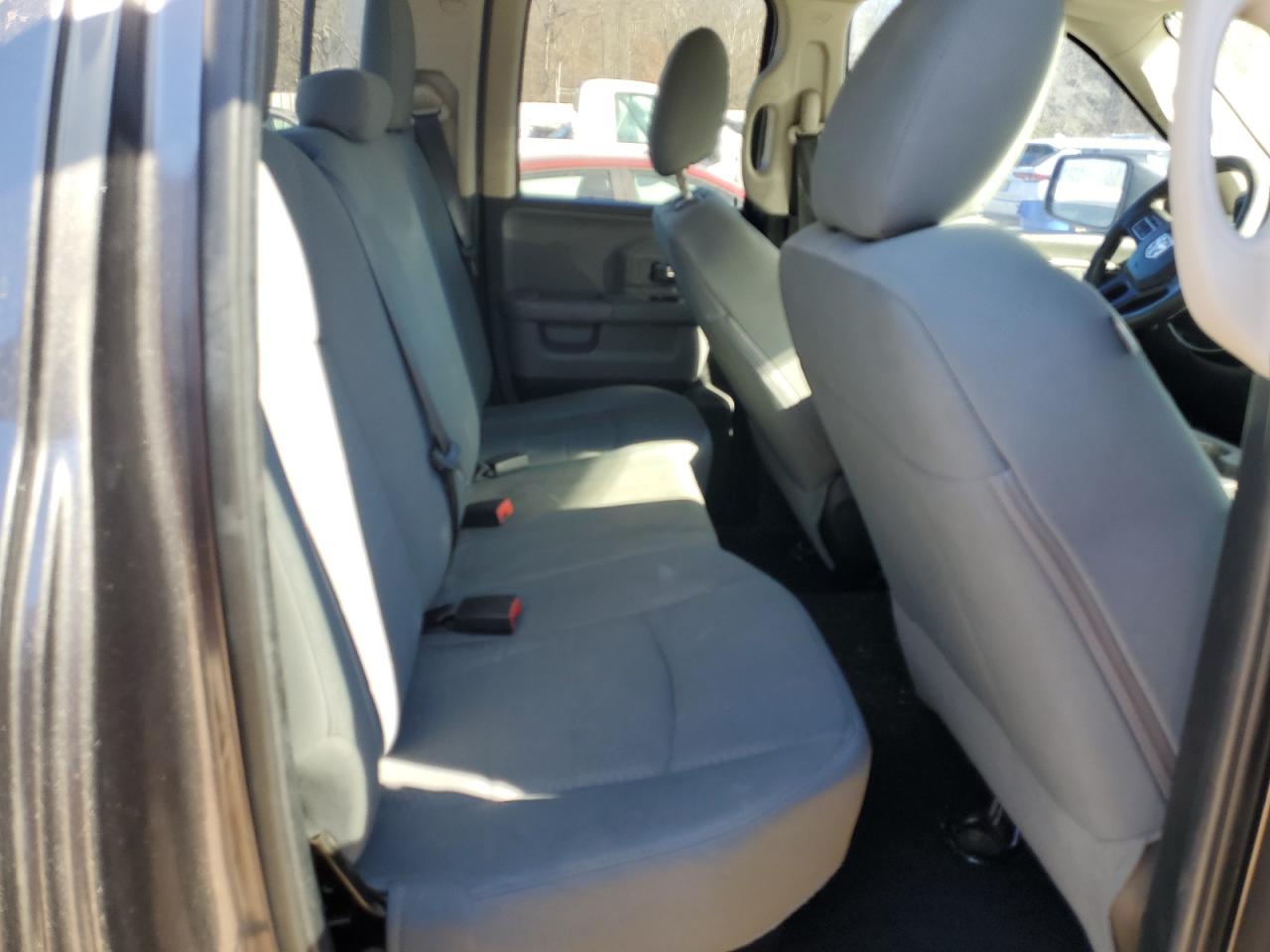 2016 RAM 1500 - Image 11