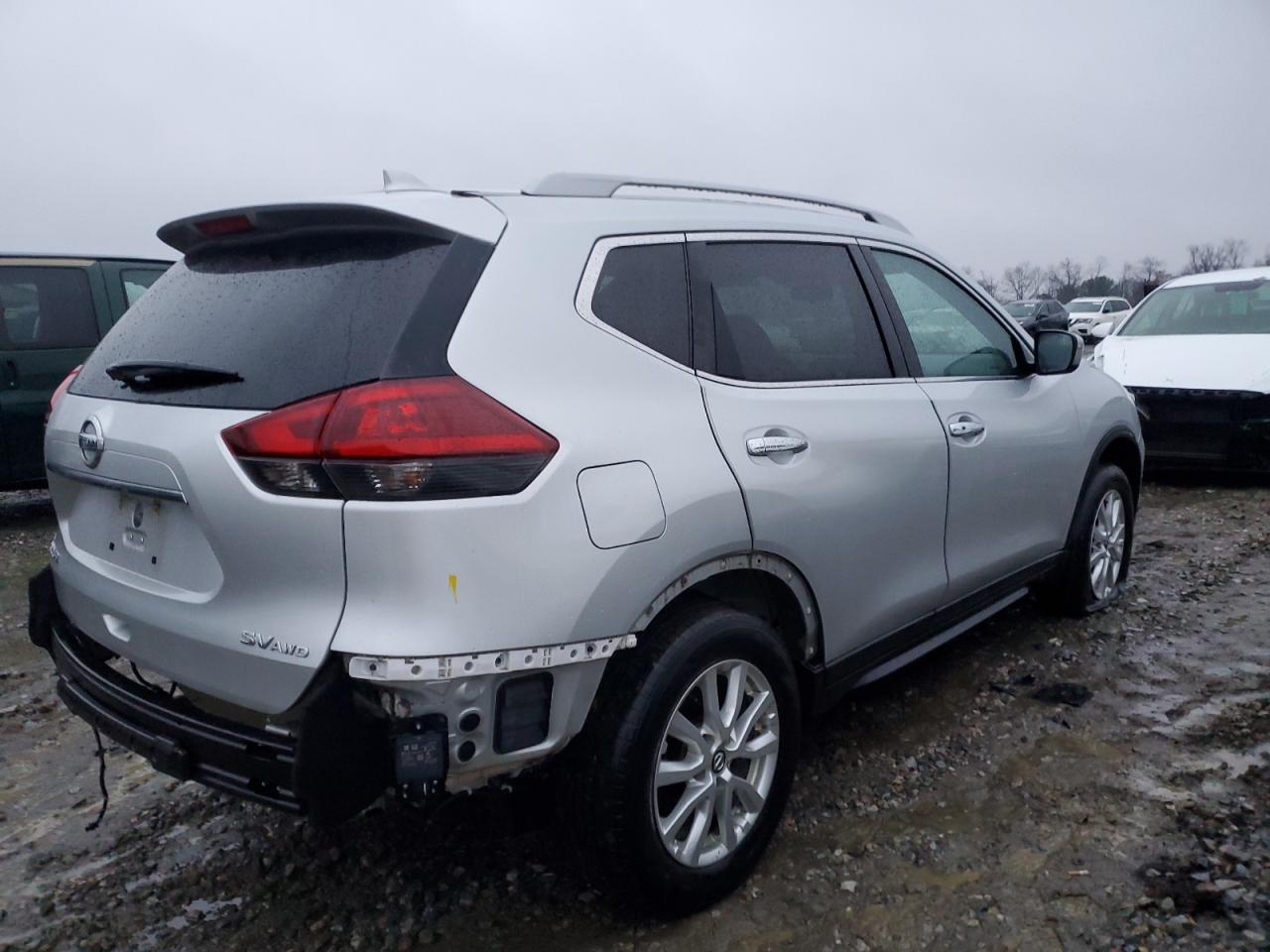 2018 Nissan Rogue - Image 3