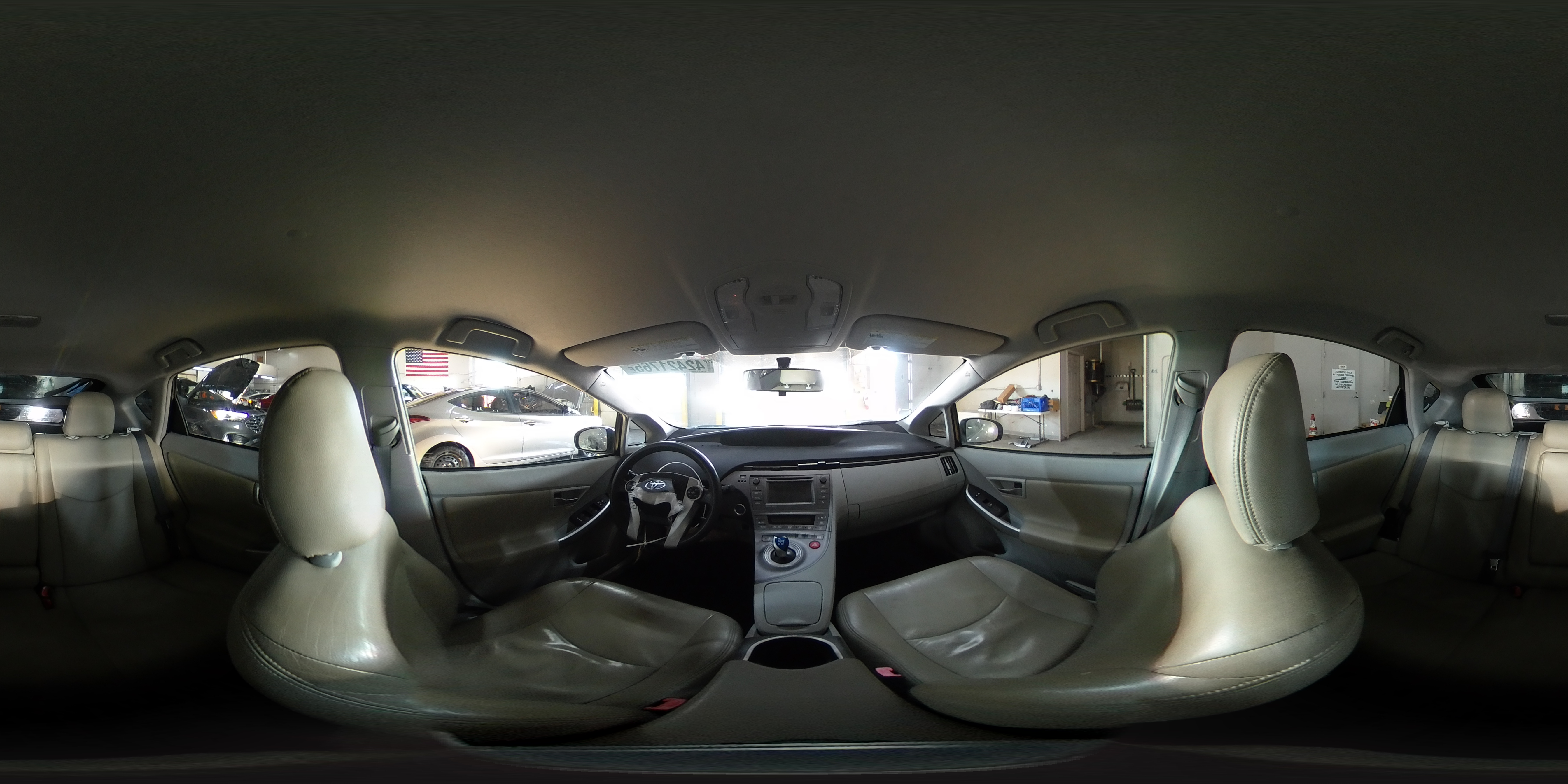 2013 Toyota Prius - Image 15