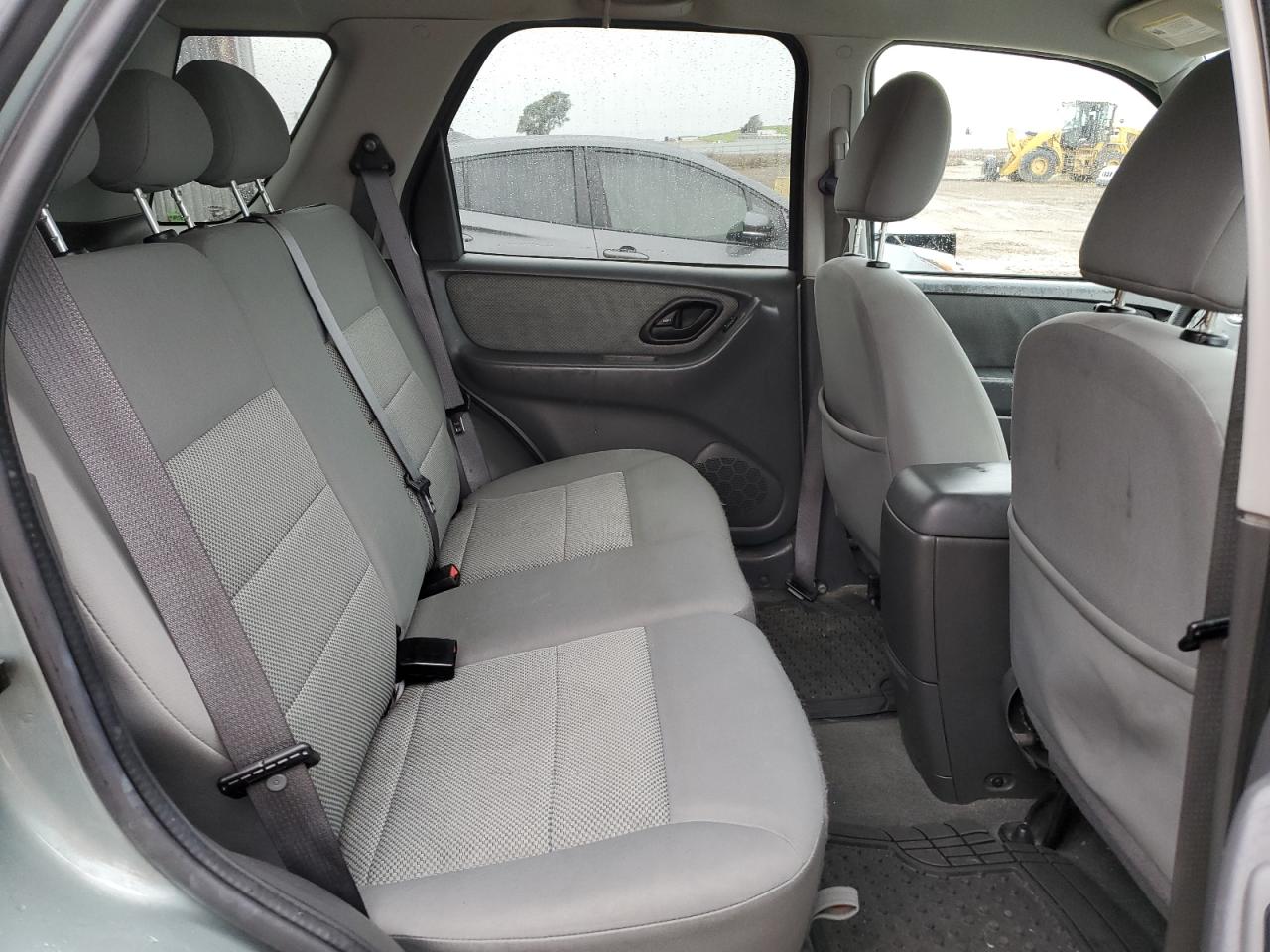 2007 Ford Escape - Image 11