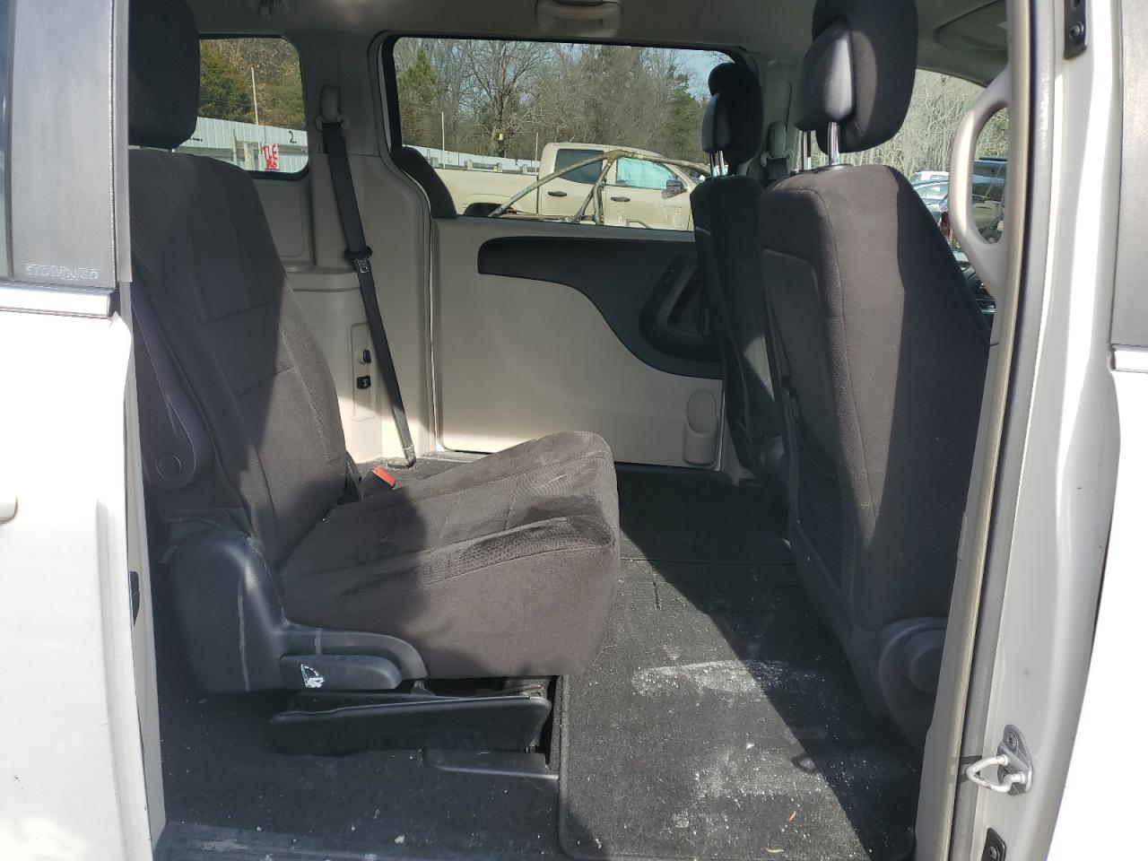 2012 Dodge Caravan - Image 11