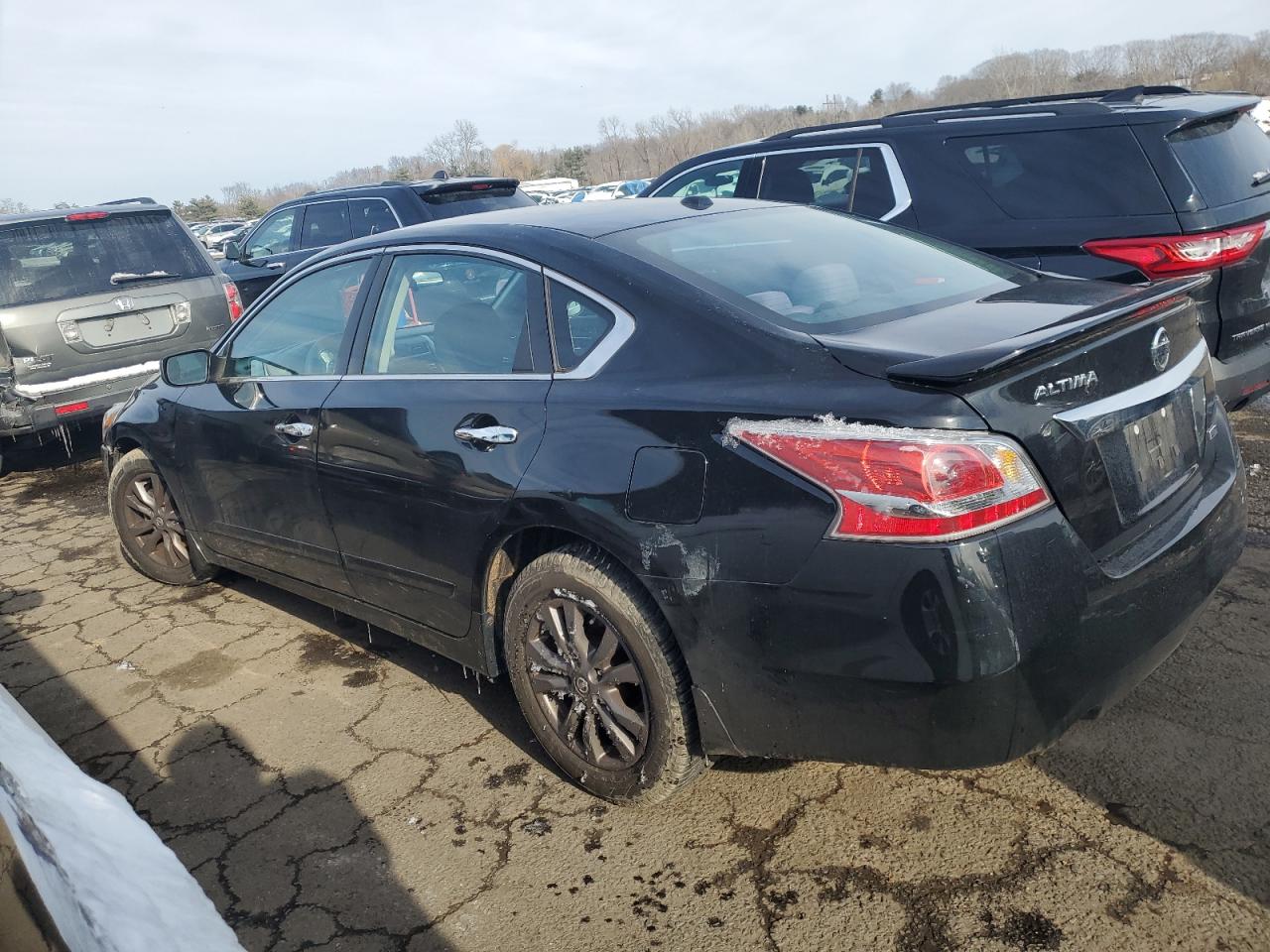 2015 Nissan Altima - Image 2