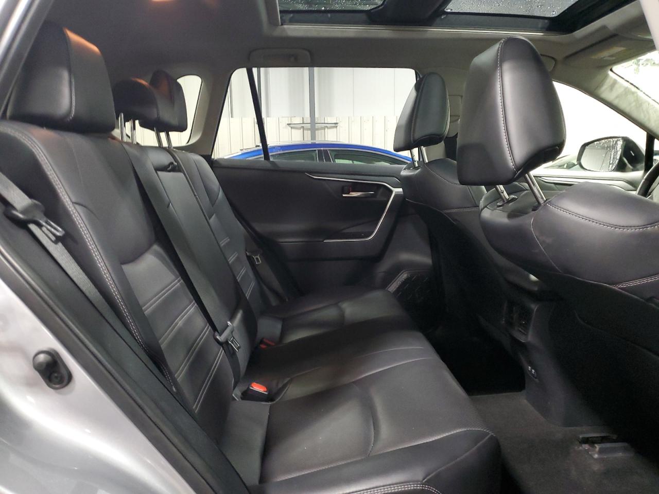2019 Toyota RAV 4 - Image 11
