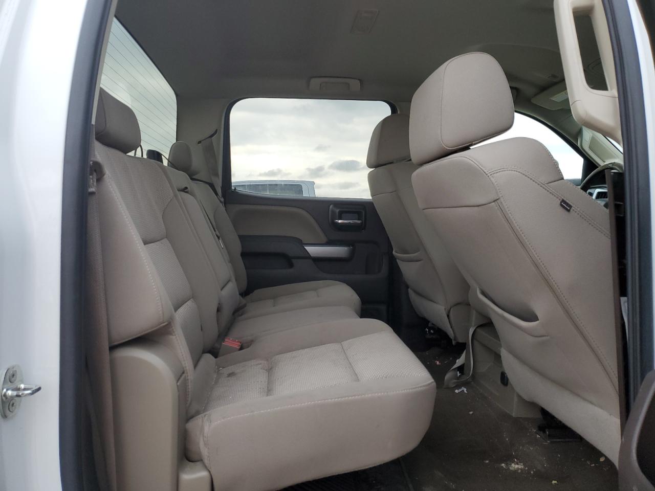 2016 Chevrolet Silverado - Image 10
