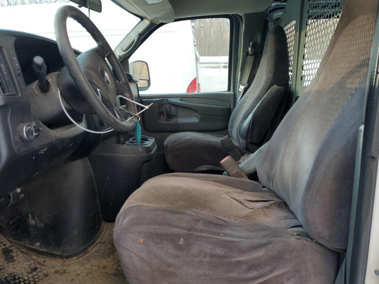 2009 Chevrolet Express - Image 7