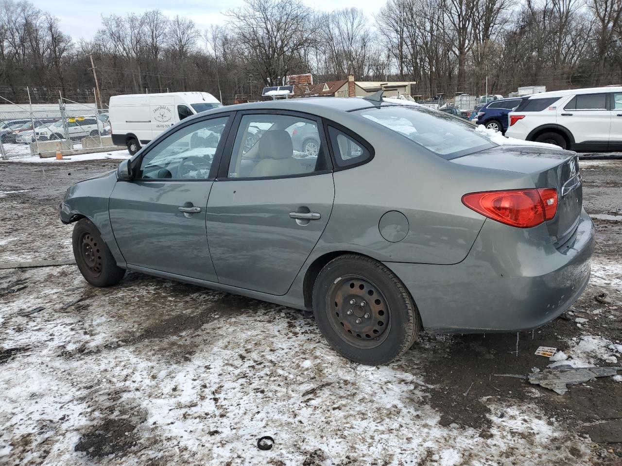 2010 Hyundai Elantra - Image 2