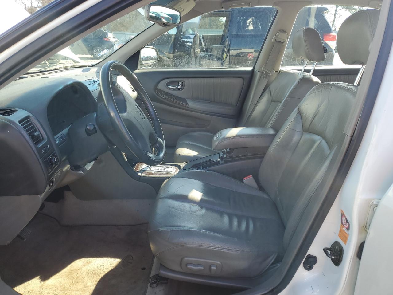 2000 Infiniti I - Image 7