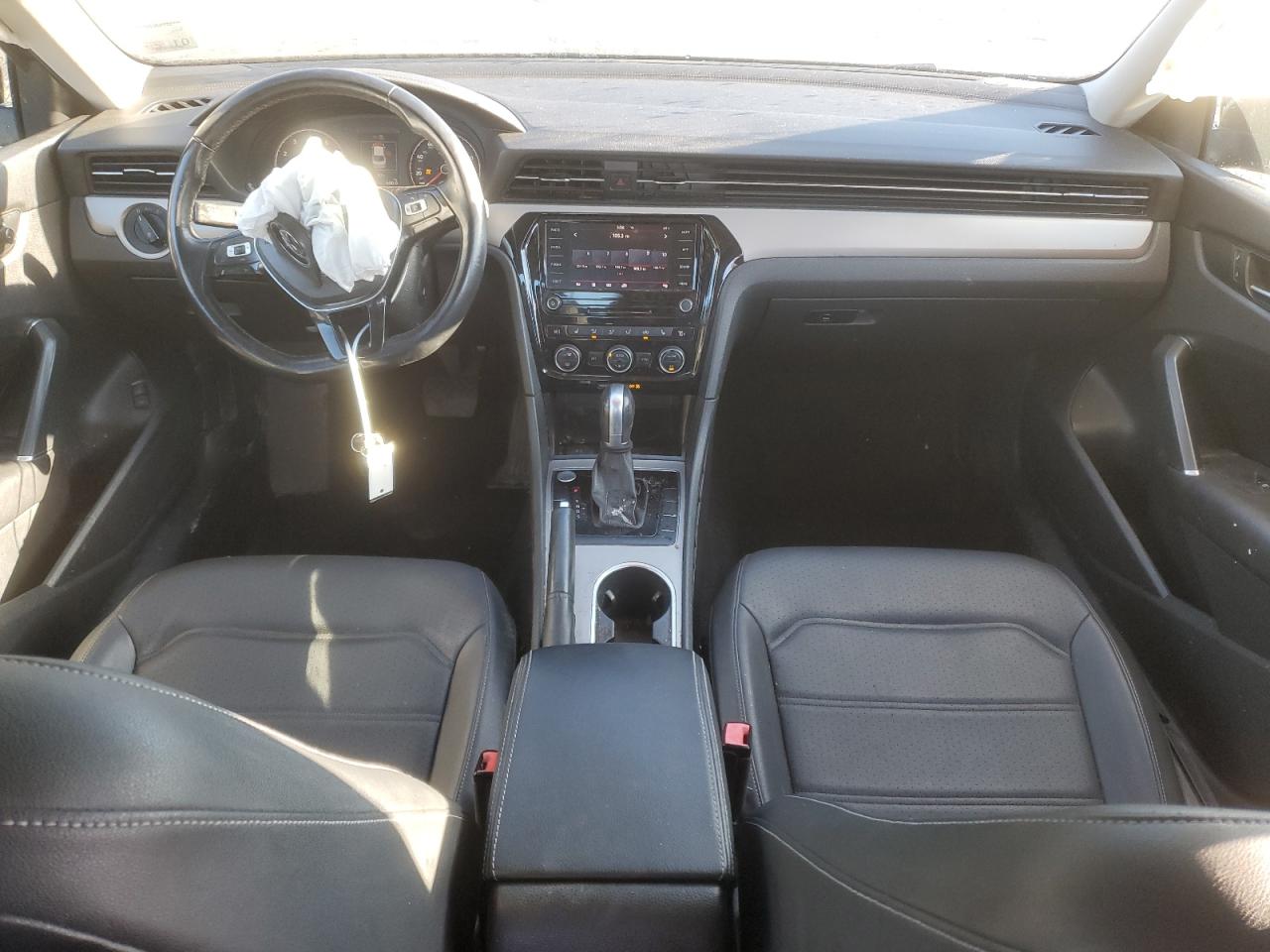 2020 Volkswagen Passat - Image 8