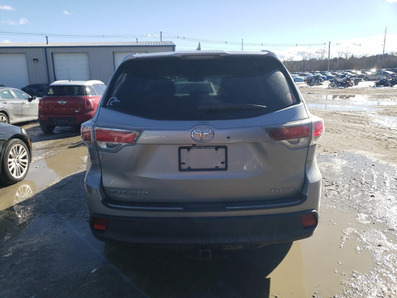 2015 Toyota Highlander - Image 6