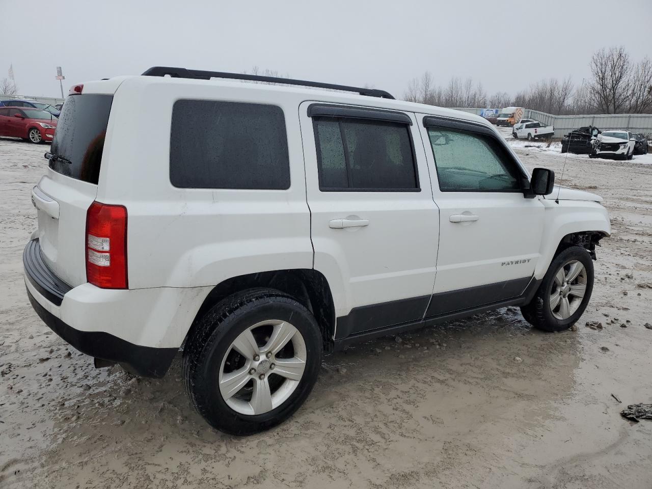 2017 Jeep Liberty (Patriot) - Image 3