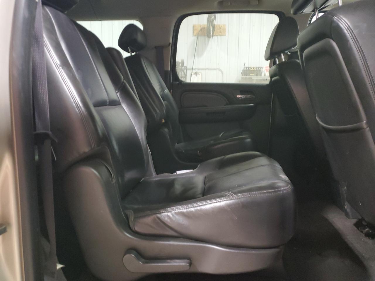 2008 GMC Yukon - Image 11