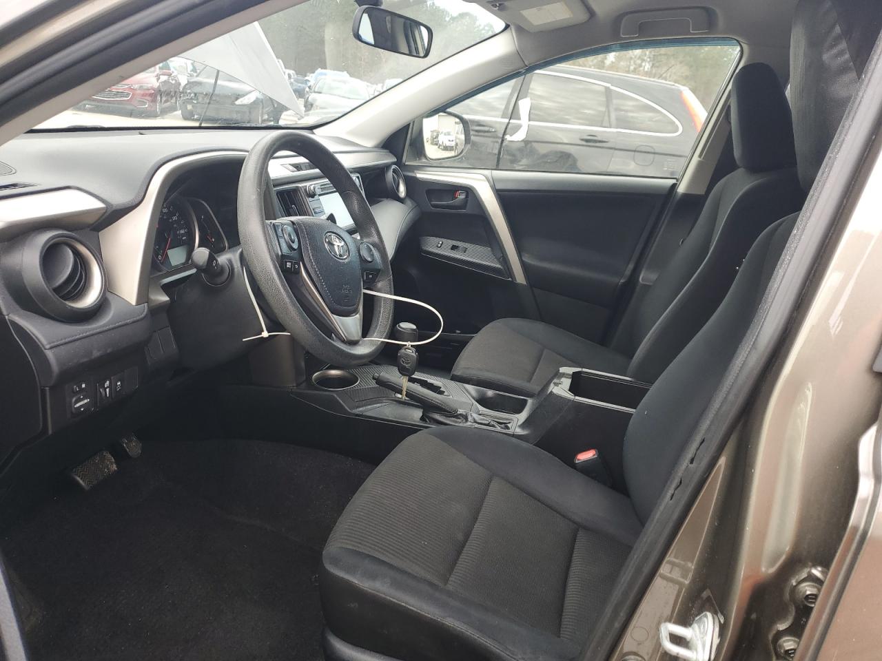 2015 Toyota RAV 4 - Image 7