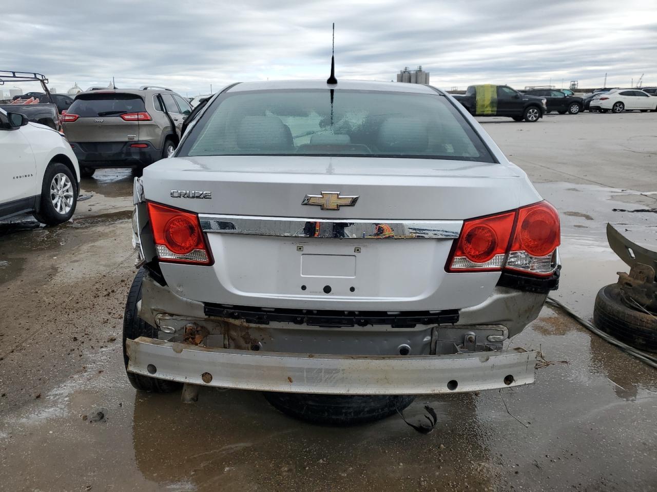 2011 Chevrolet Cruze - Image 6