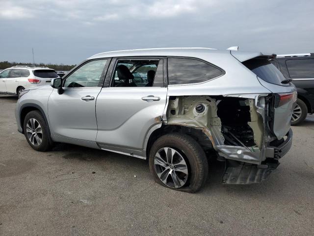  TOYOTA HIGHLANDER 2022 Сріблястий