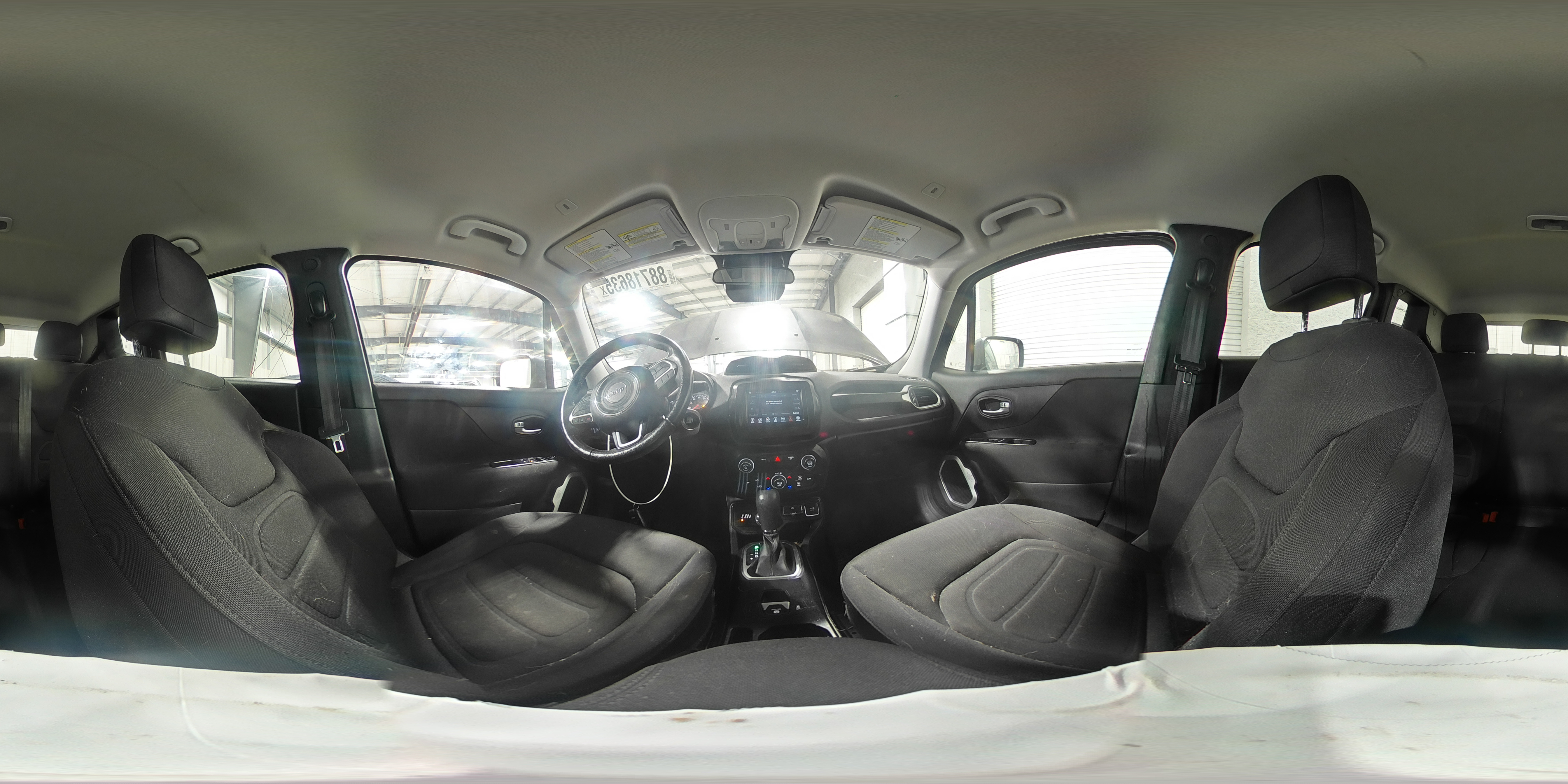 2018 Jeep Renegade - Image 14