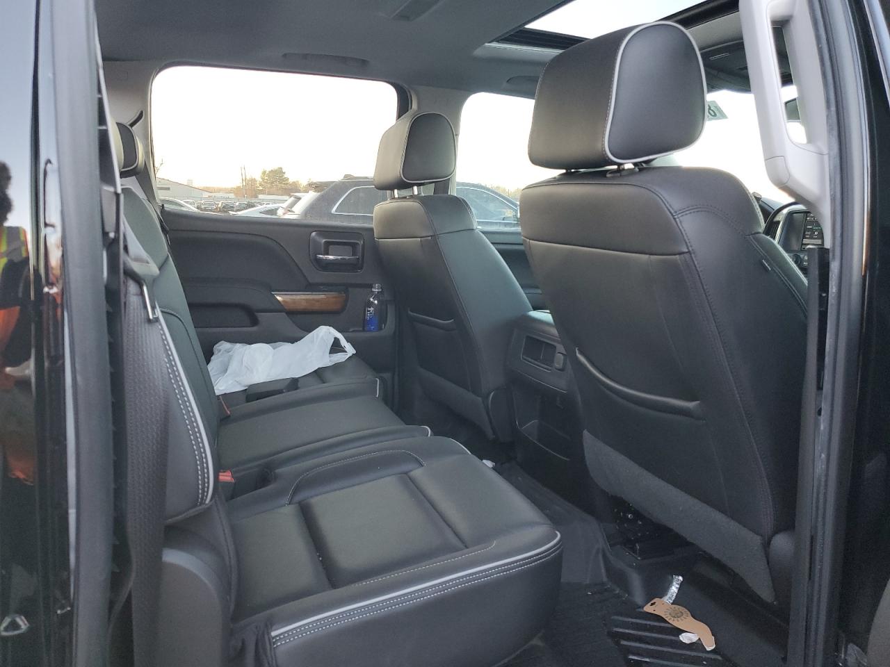 2018 Chevrolet Silverado - Image 10