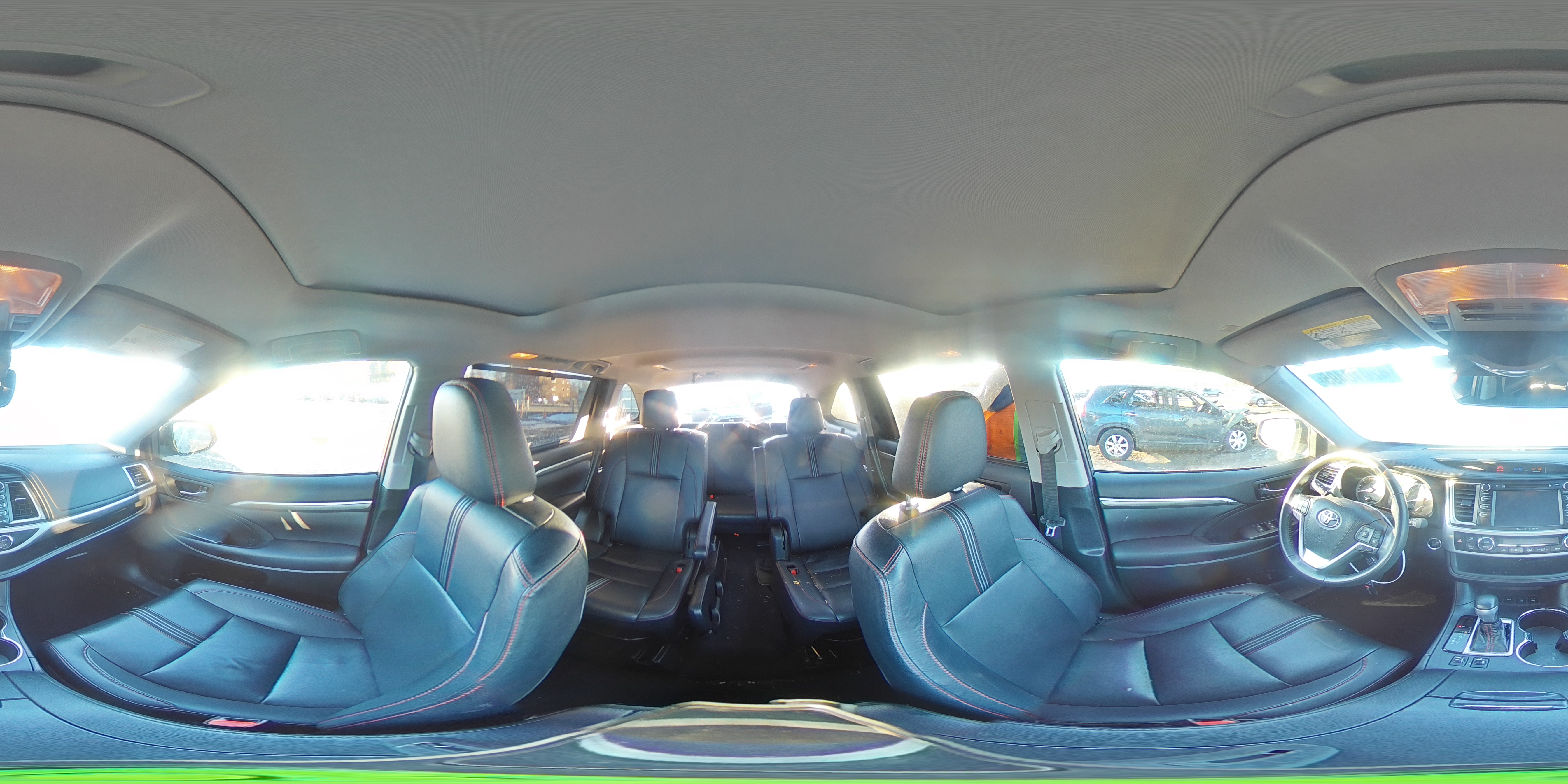 2019 Toyota Highlander - Image 12