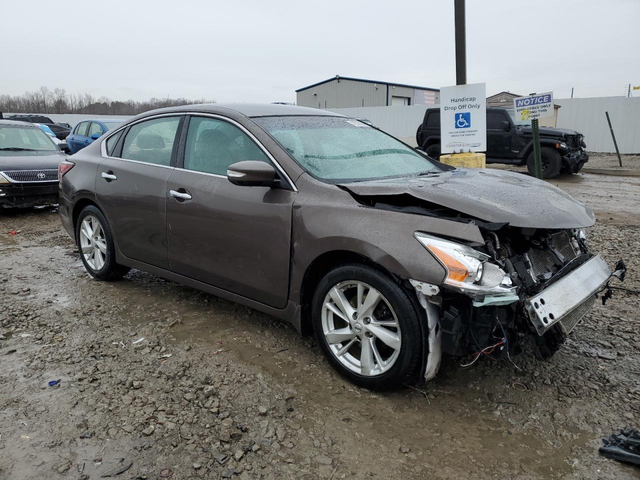 2014 Nissan Altima - Image 4