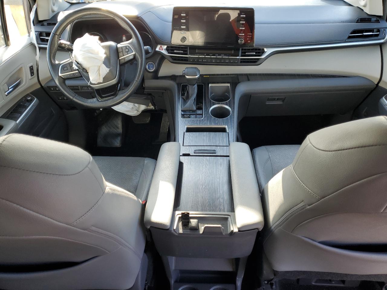 2021 Toyota Sienna - Image 8