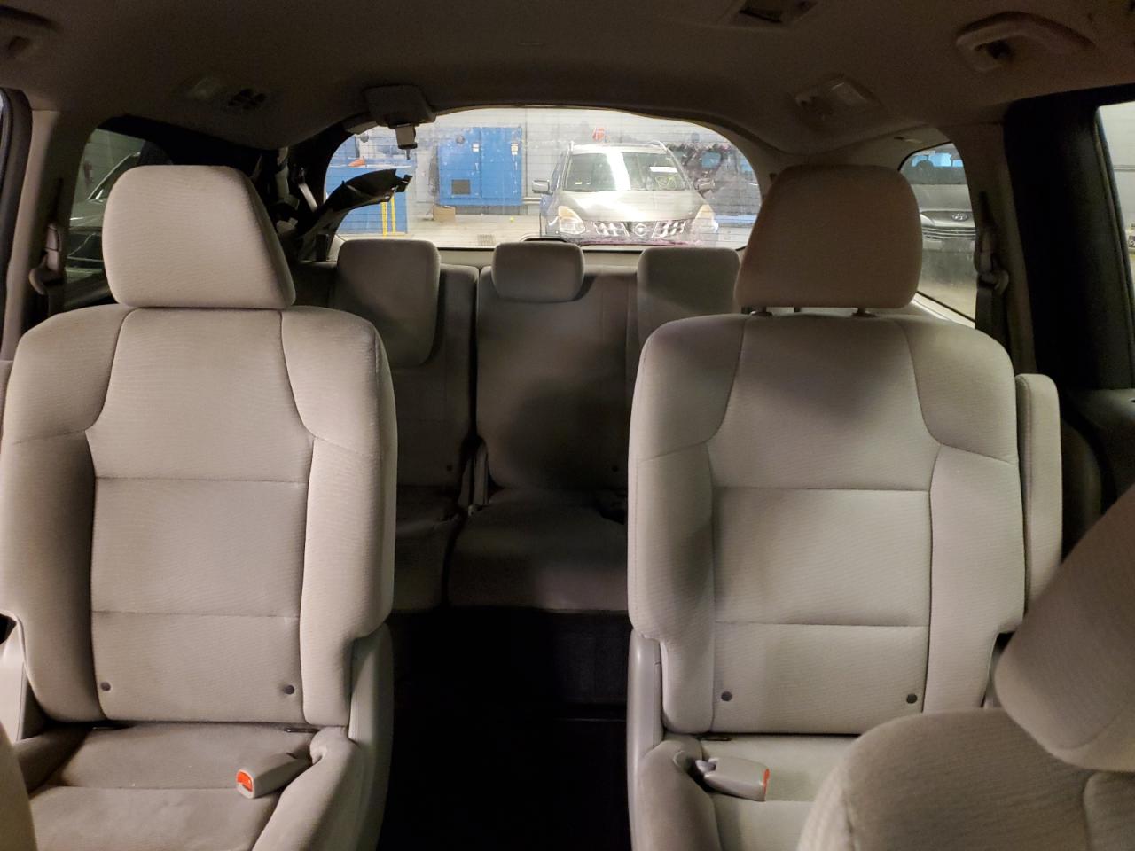 2011 Honda Odyssey - Image 10