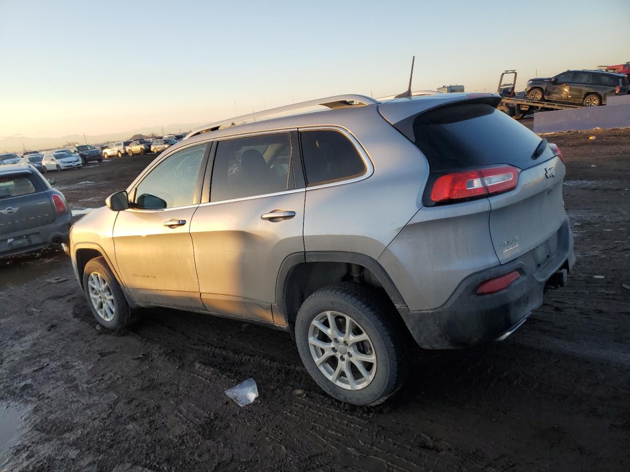 2017 Jeep Grand Cherokee - Image 2