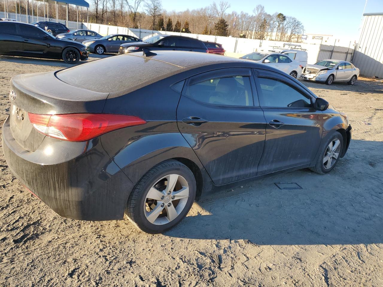 2013 Hyundai Elantra - Image 3