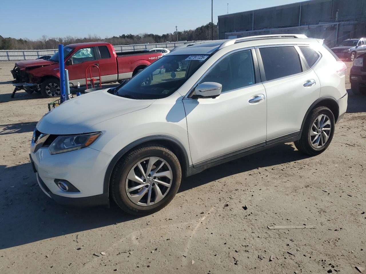 2015 Nissan Rogue - Image 1