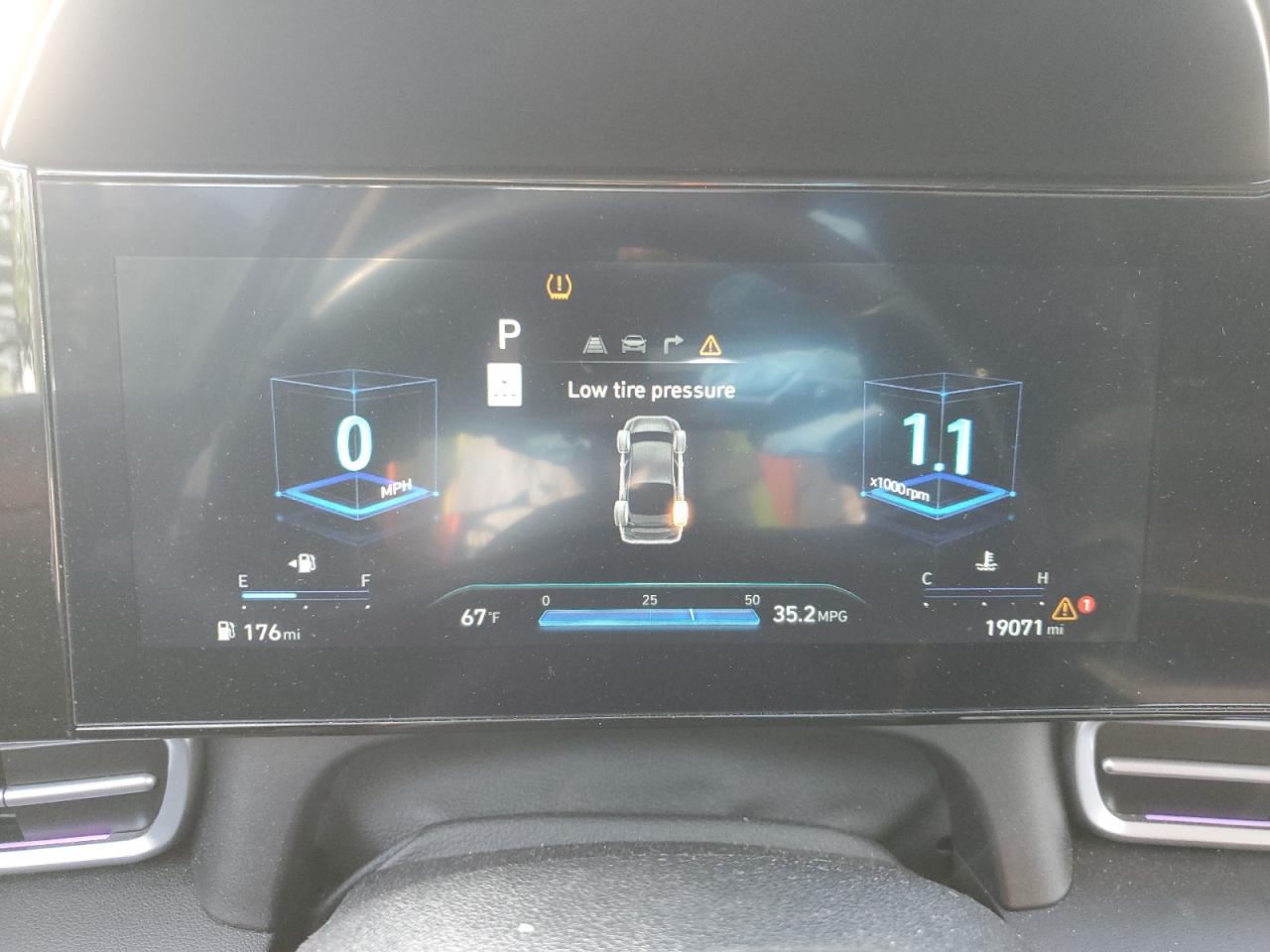 2024 Hyundai Elantra - Image 9