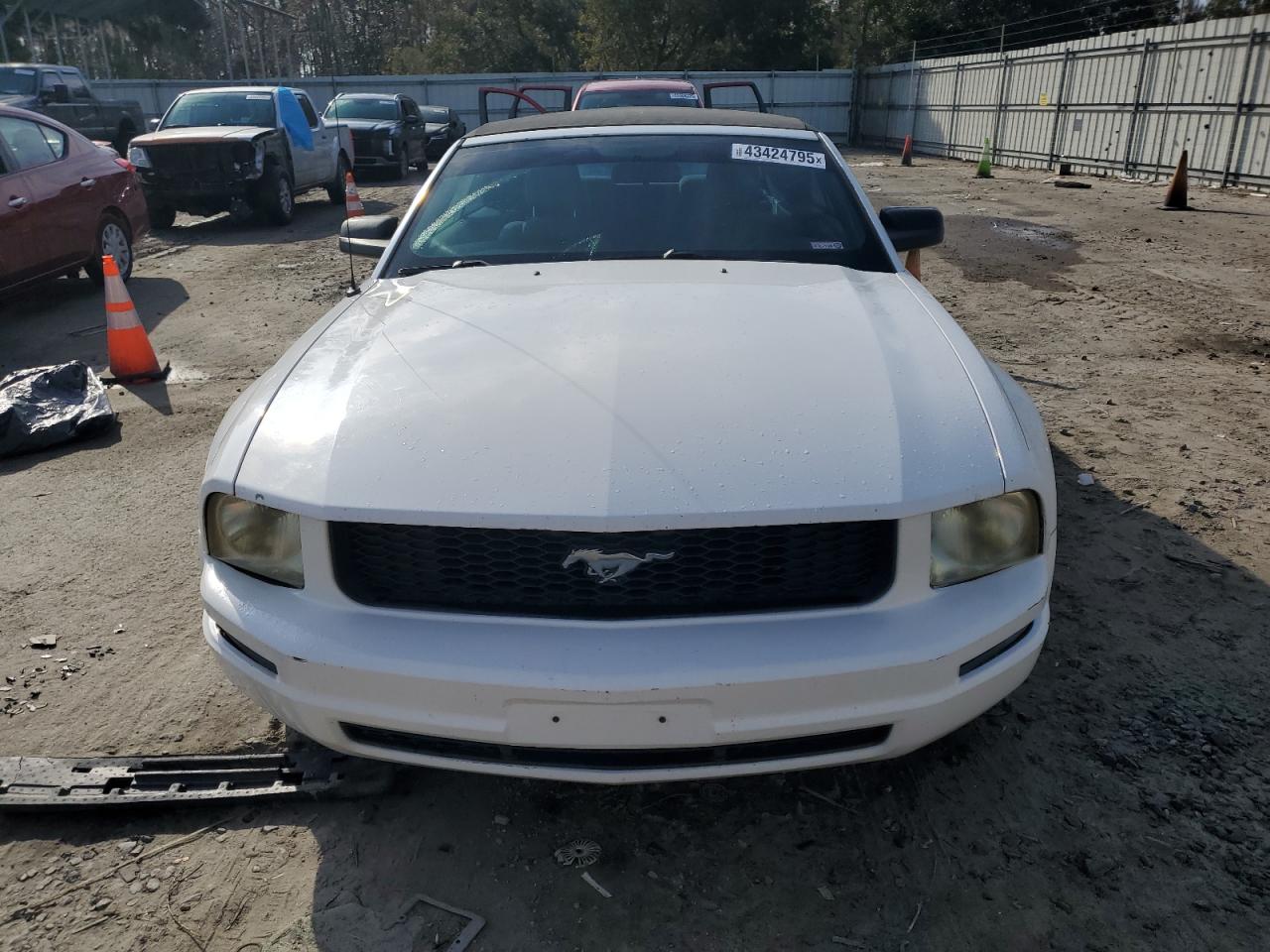 2007 Ford Mustang - Image 5