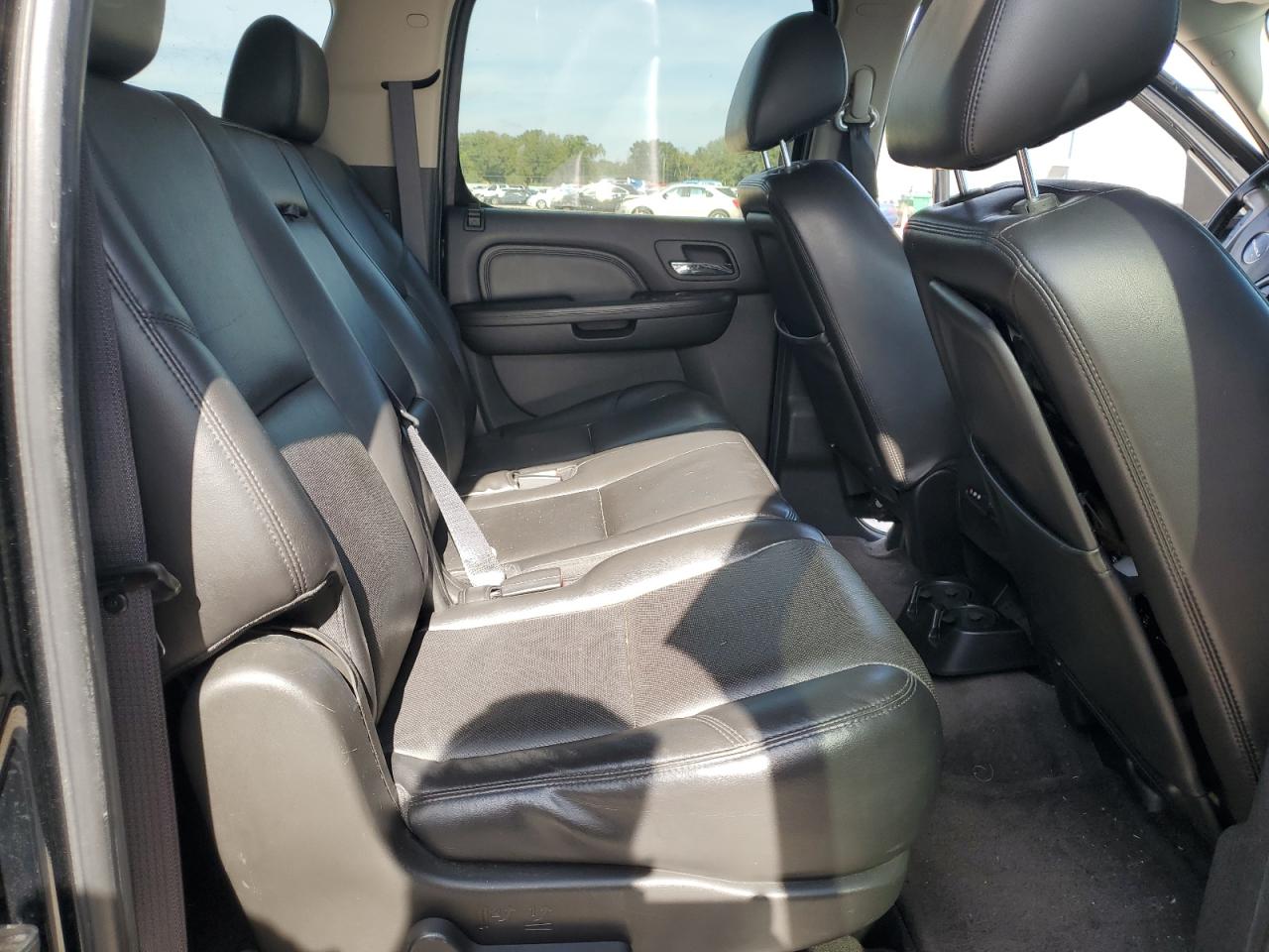 2011 GMC Yukon - Image 11
