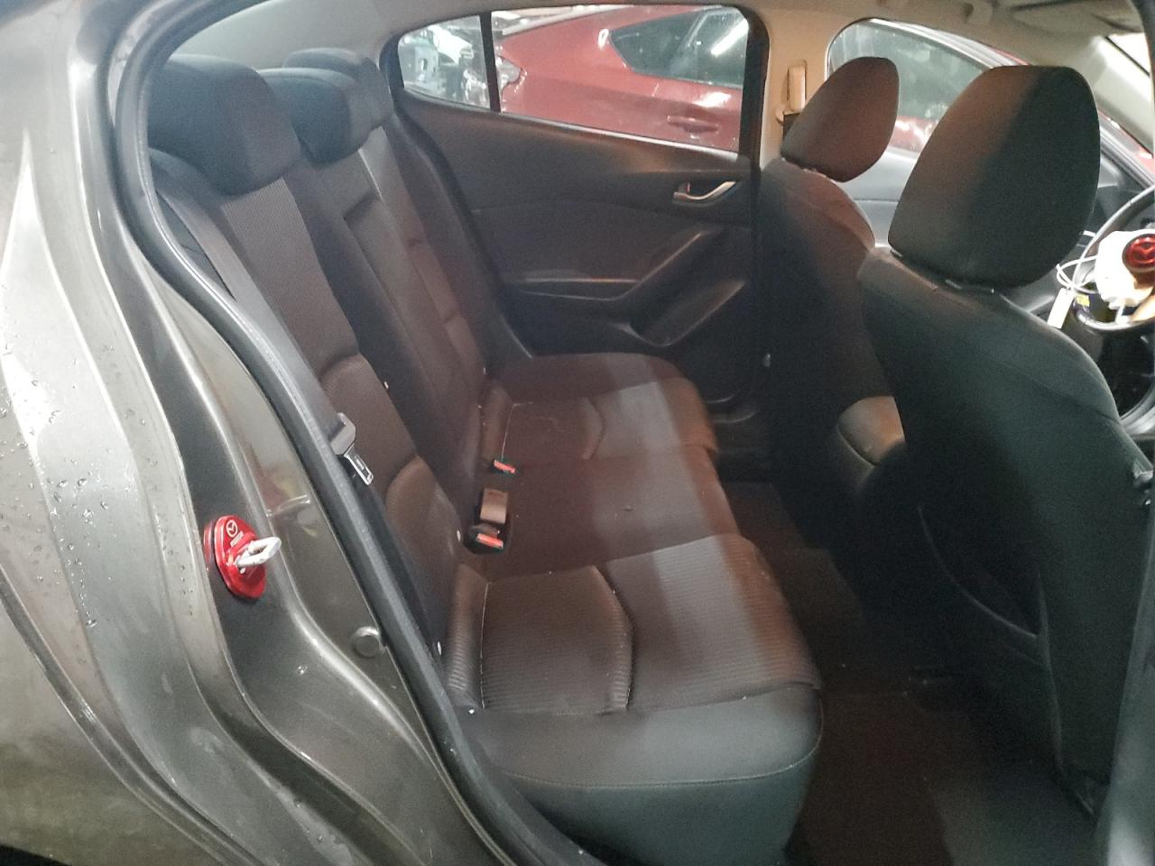 2015 Mazda 3 - Image 10