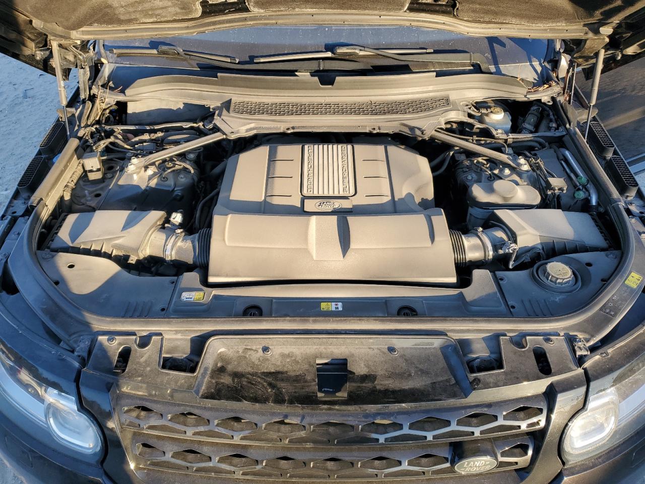 2016 Land Rover Range Rover - Image 11