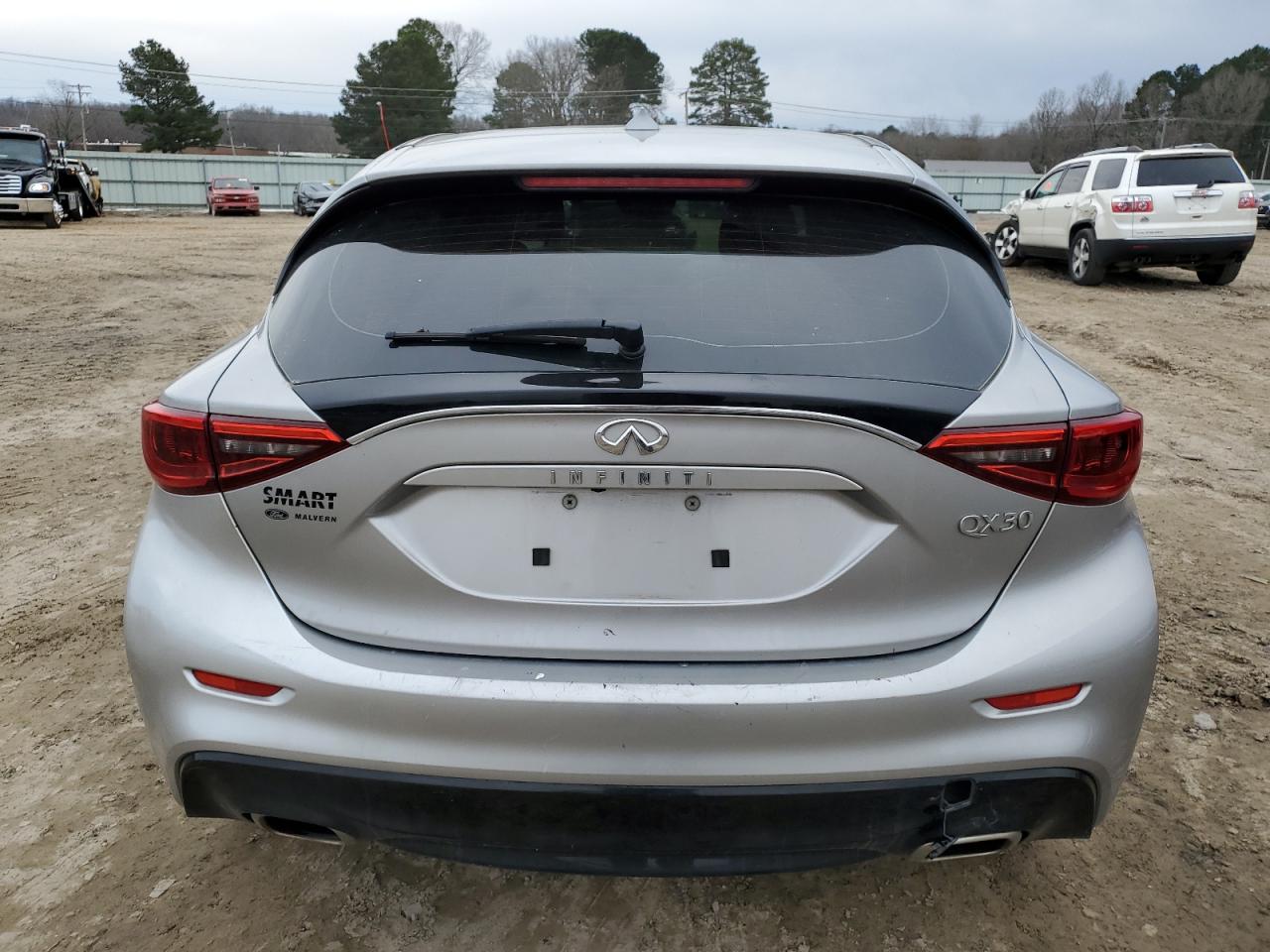 2018 Infiniti QX30 - Image 6