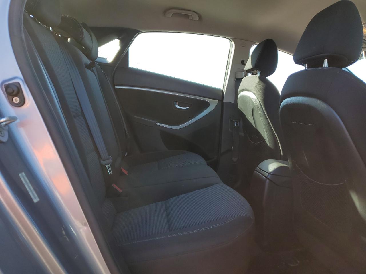 2013 Hyundai Elantra - Image 10
