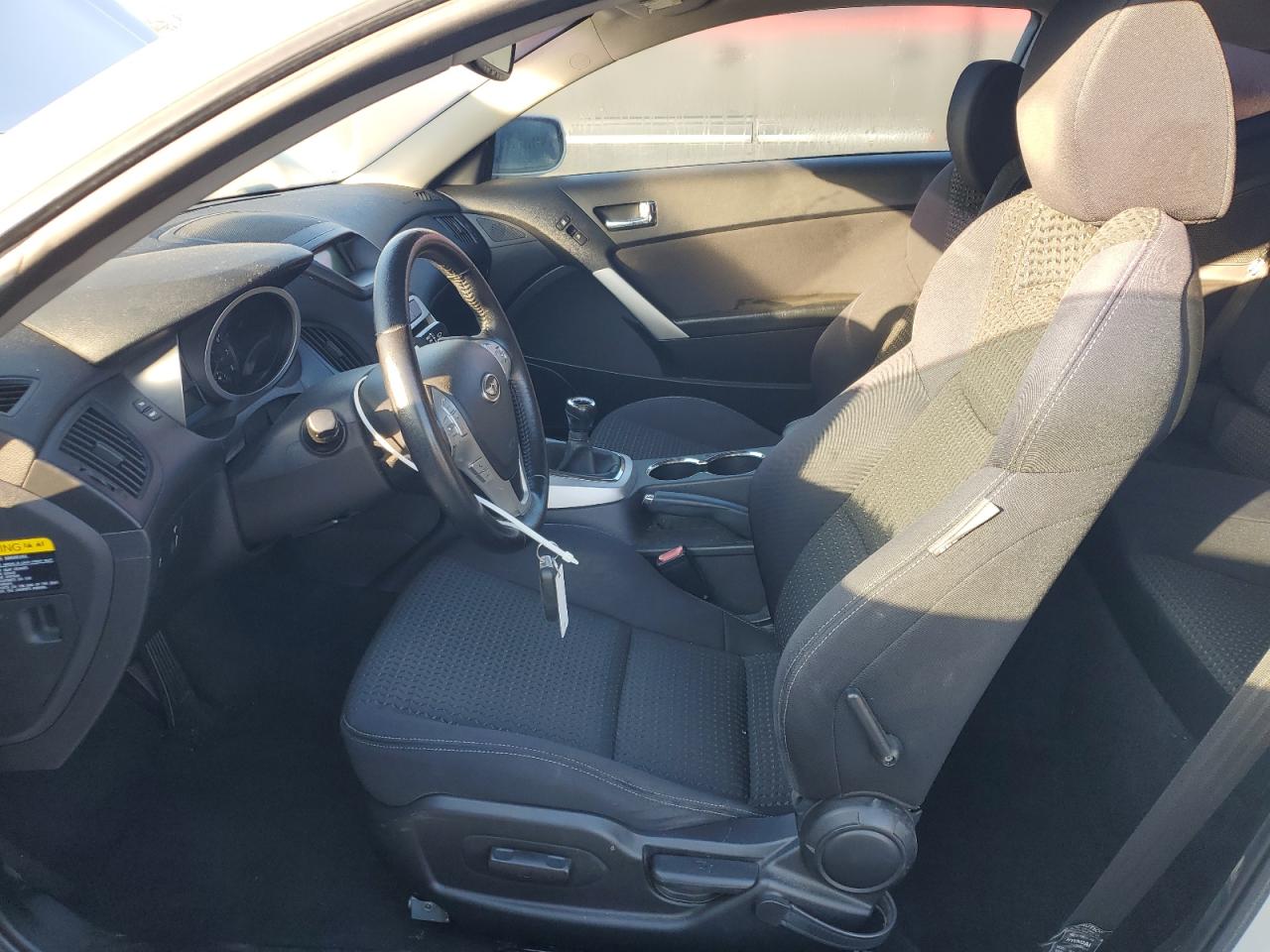 2010 Hyundai Genesis - Image 7