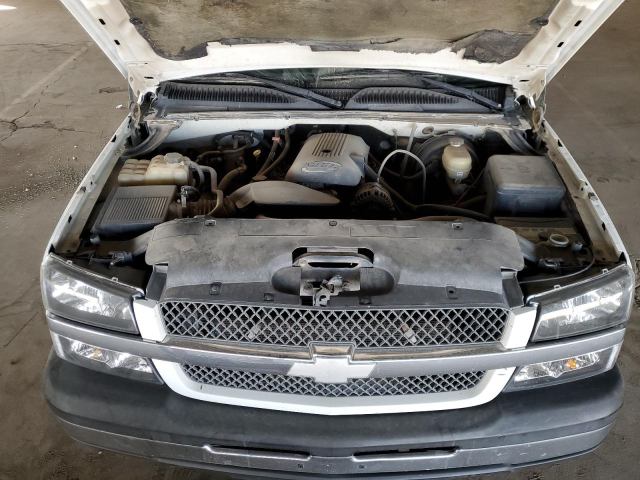 2005 Chevrolet Silverado - Image 11
