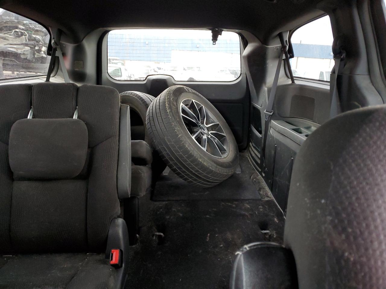 2015 Dodge Caravan - Image 10