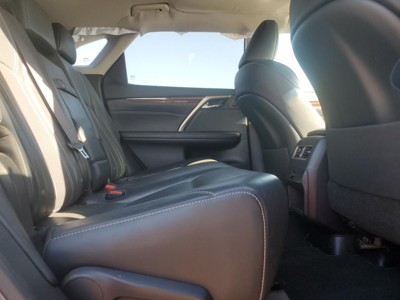 2017 Lexus RX - Image 11
