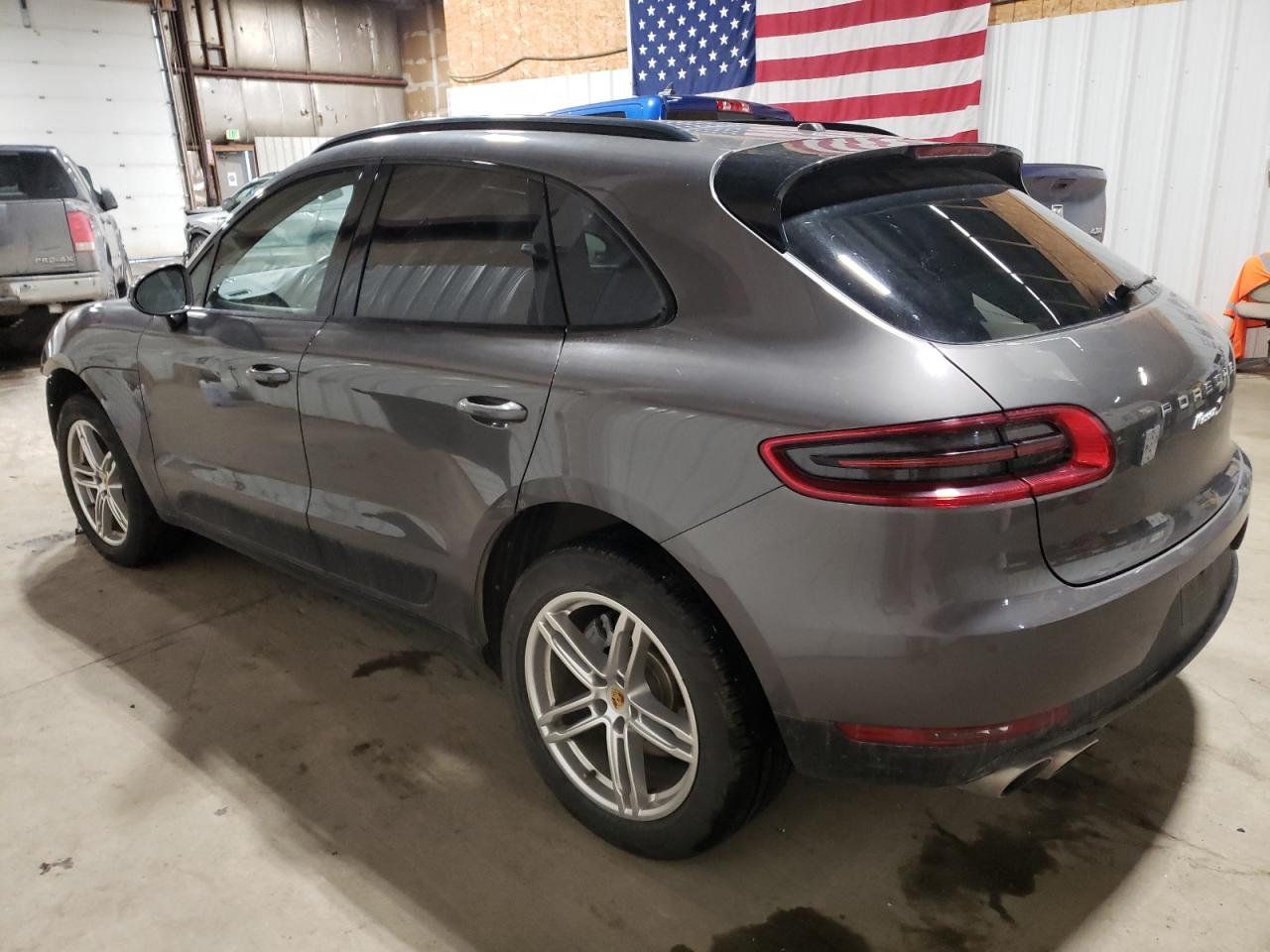 2016 Porsche Macan - Image 2