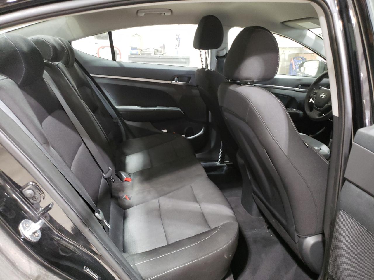 2018 Hyundai Elantra - Image 10