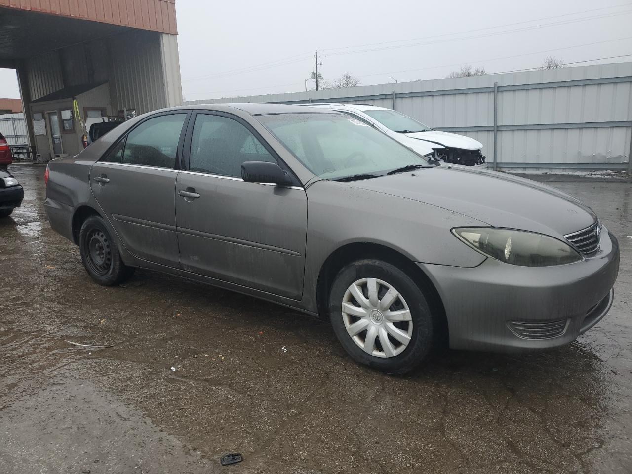 2005 Toyota Camry - Image 4