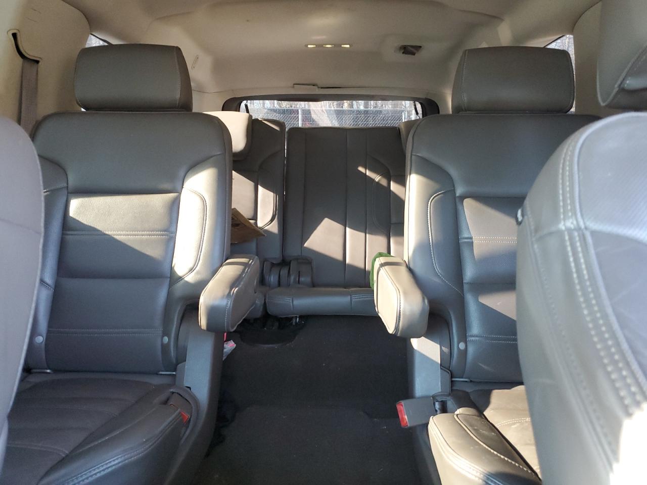 2015 GMC Yukon - Image 10