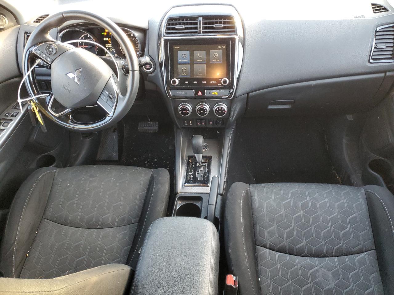 2020 Mitsubishi Outlander - Image 8