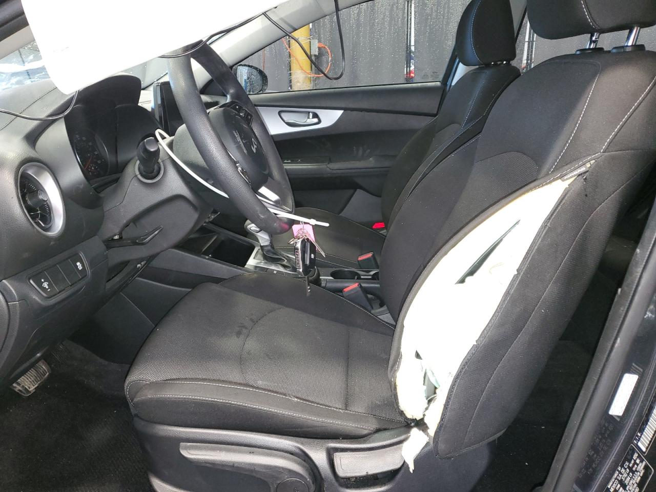 2022 Kia Forte - Image 7