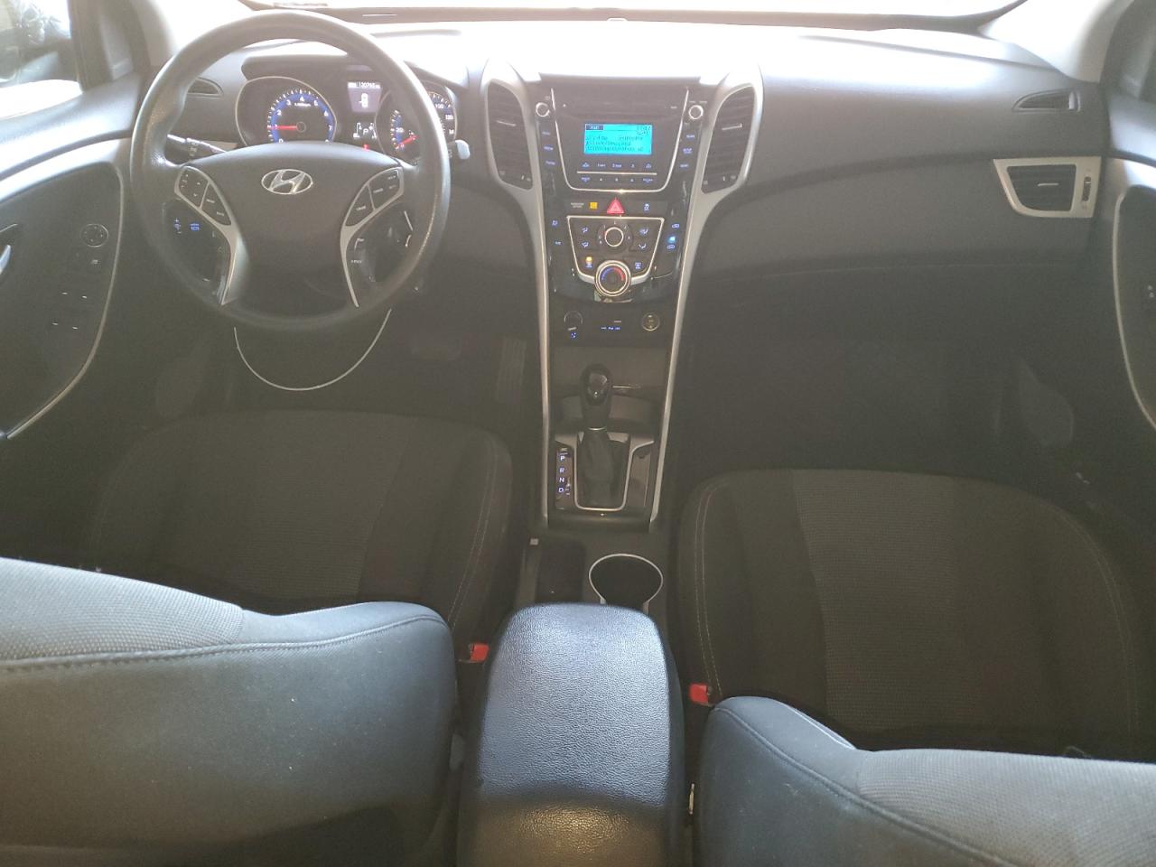2017 Hyundai Elantra - Image 8