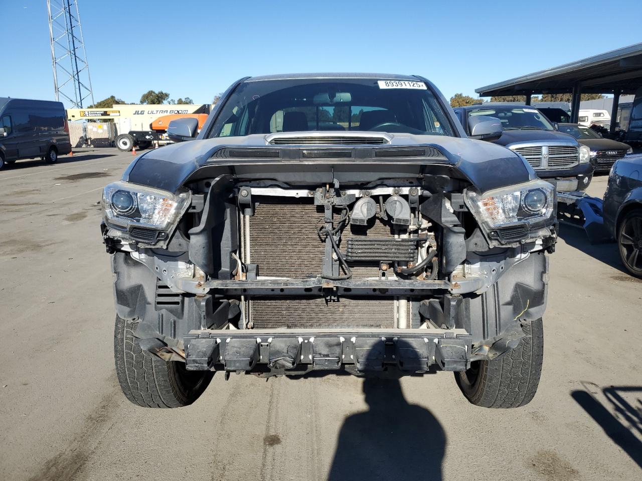 2017 Toyota Tacoma - Image 5