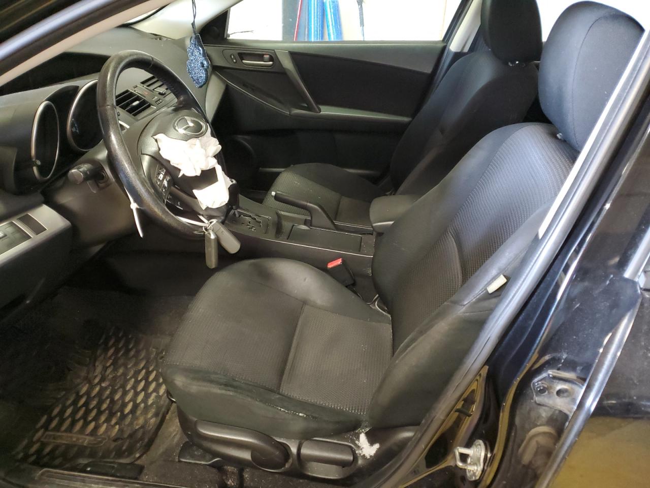 2013 Mazda 3 - Image 7